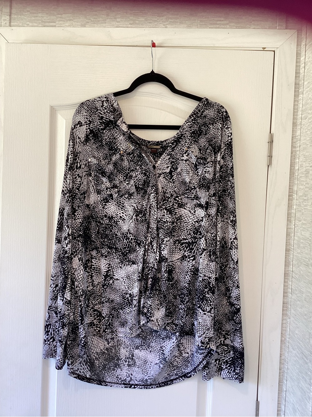 Dana Buchman Black & White blouse 1XL EUC